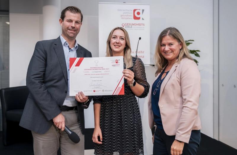 Preisverleihung des ÖGPK-Preises,  v.l.n.r. Johannes Heher (LOGO), Lisa Bauer (Gesundheitsfonds Steiermark) und Hilde Wolf (Institut für Frauen- und Männergesundheit Wien)